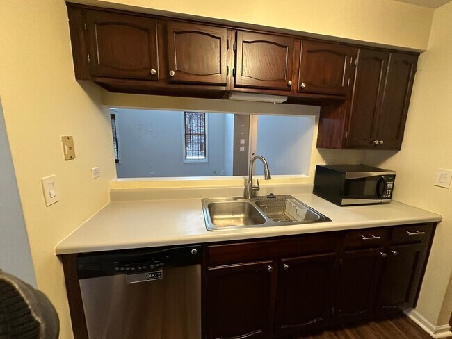 Foto del edificio - 386 Waterford Ct