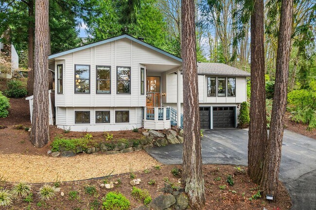 Building Photo - Modern Elegance Meets Island Living! |8475...