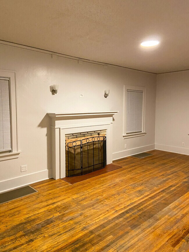 Foto del edificio - 2336 Knapp St