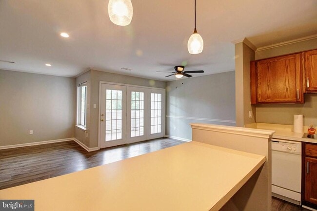 Foto del edificio - 2121 Wainwright Ct