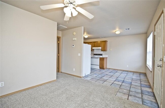 Building Photo - 502 SE A St