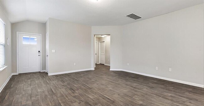 Foto del edificio - 14004 Levy Ln