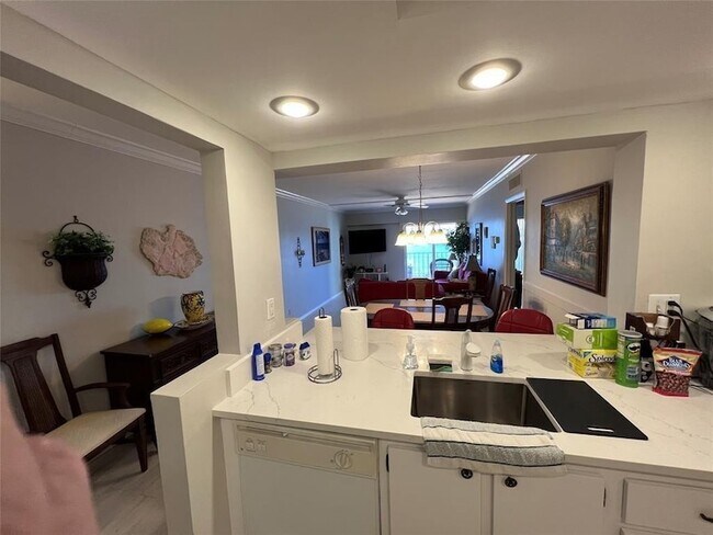 Foto del edificio - 95 N Birch Rd