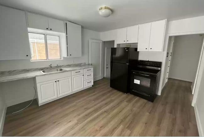 2583-2585 S 700 E - 2583-2585 S 700 E Apartment