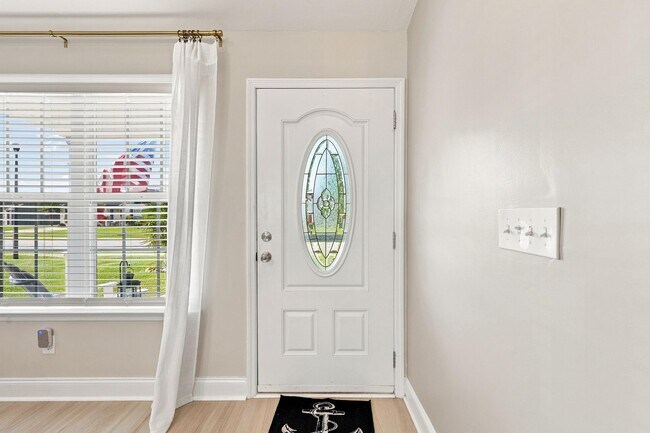 Building Photo - 1005 Macala Dr
