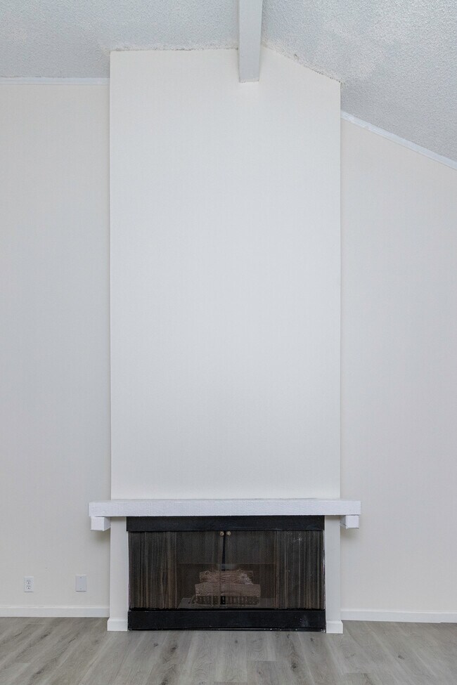 Foto del edificio - 7310 Summertime Ln