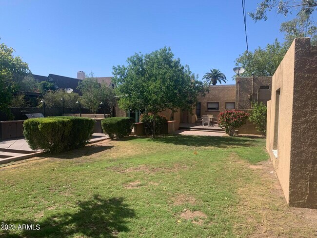 Foto del edificio - 709 W Culver St