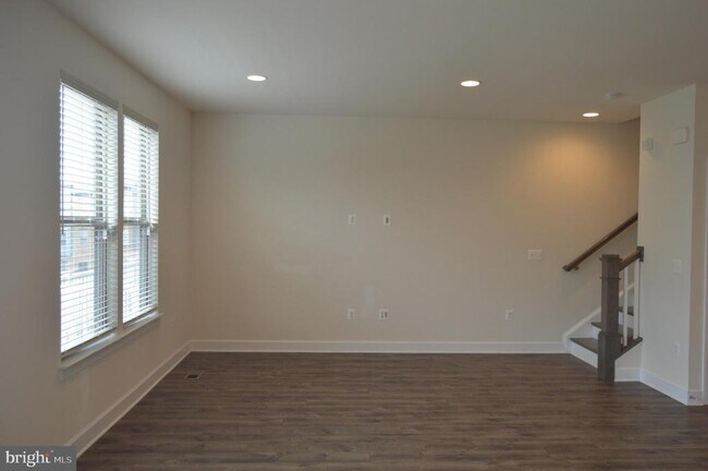 Foto del edificio - 9867 Gillum Wy