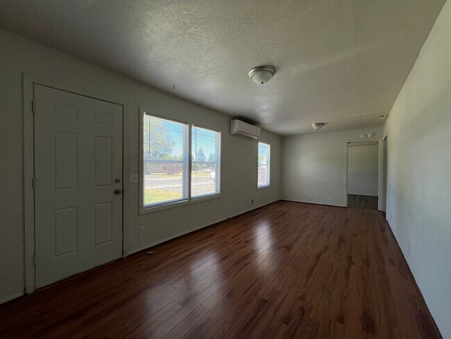 Foto del edificio - 1513 S Peach St