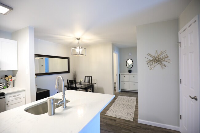 Foto del edificio - 2011 N Hwy 17