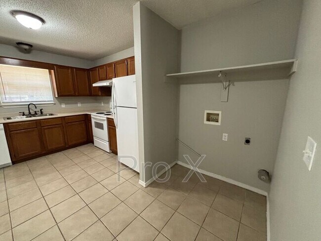 Foto del edificio - 3409 SW Victoria Pl