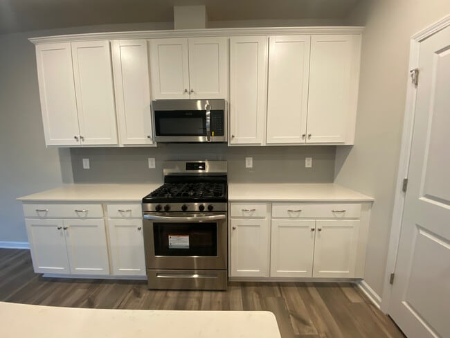 Building Photo - Room in Townhome on Cottage Crest Ln