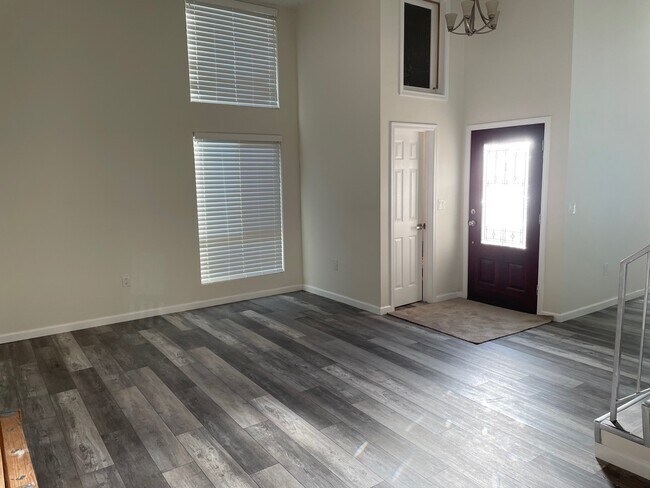 Living Room a - 2011 Perry Ave