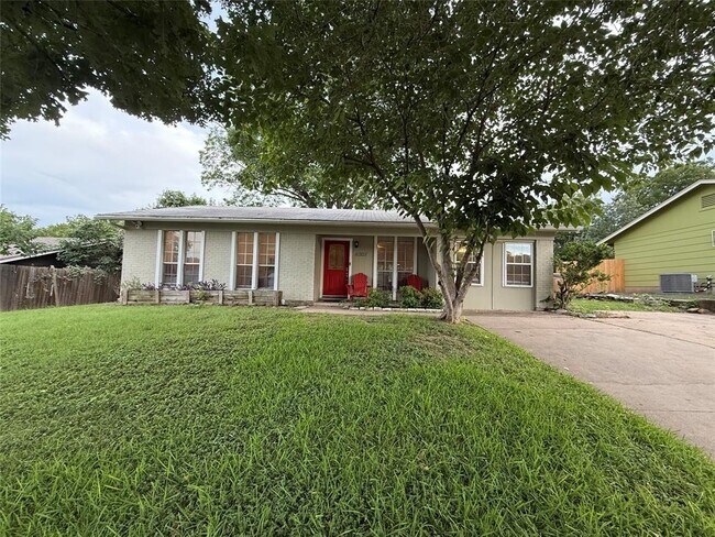 Foto del edificio - 6307 Huntleigh Way