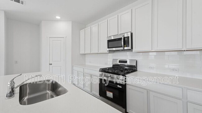 Building Photo - 8905 San Carlos