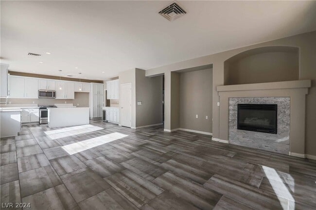 Building Photo - 3045 Sunrise Heights Dr