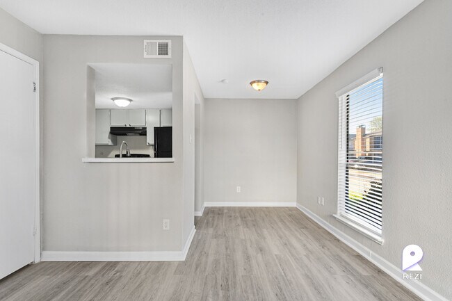 Building Photo - 13100 Stonefield Dr