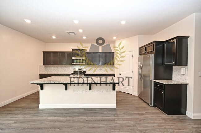 Building Photo - 661 Blue Oak Lane W