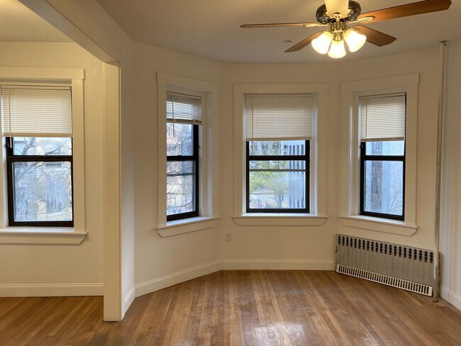 Building Photo - 121 Saint Stephen St