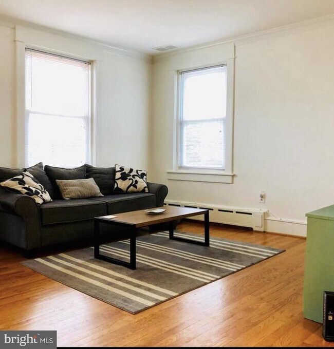 Foto del edificio - 1804 N Monroe St