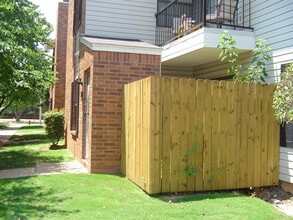 Building Photo - 3000 Chautauqua Ave