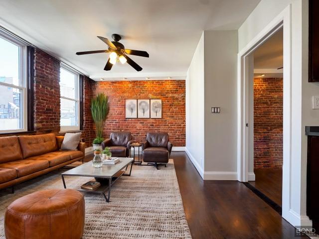 Foto principal - 2 bedroom in Queens NY 11101