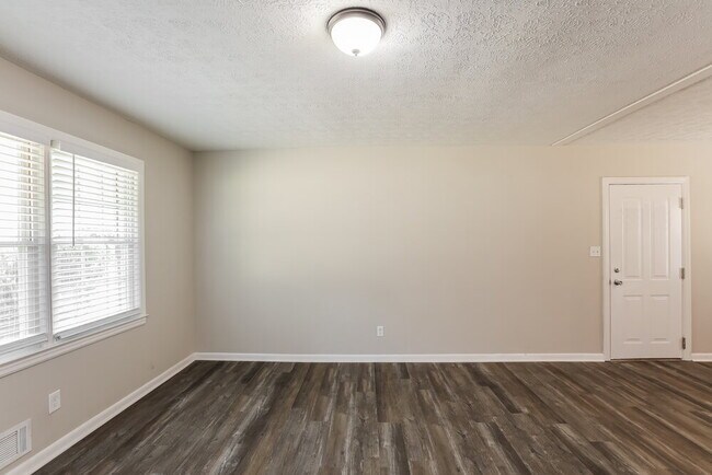 Foto del edificio - 6410 Jane Dr