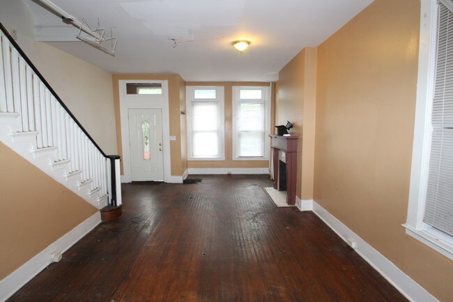 Building Photo - 105 W 29th St