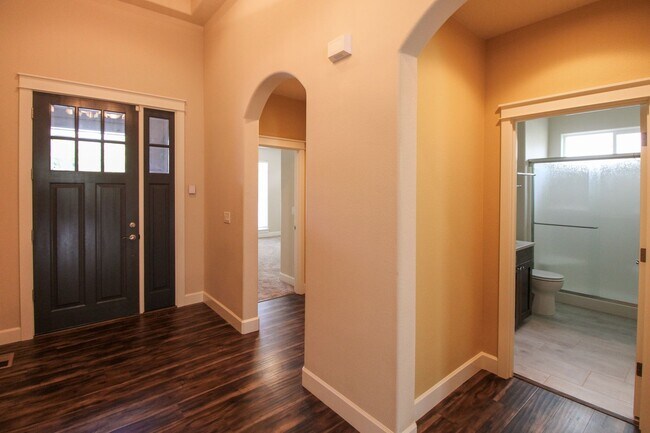 Foto del edificio - 3928 Shale Ave S