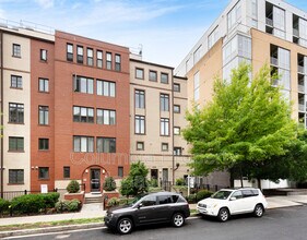 Building Photo - 1336 Belmont St NW