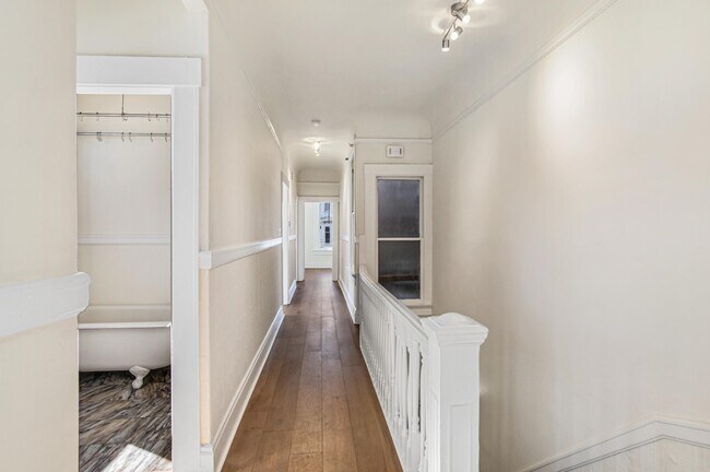 Foto del edificio - 834 Central Ave