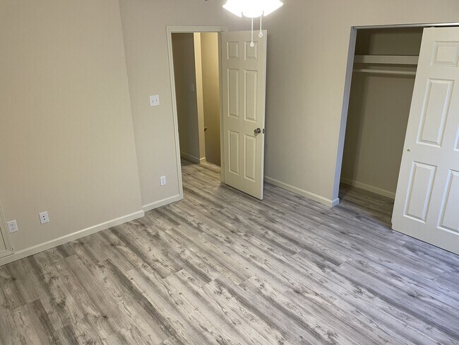 Building Photo - Brennen's Point Townhomes