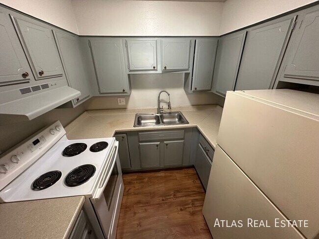 Foto del edificio - 3024 W Bijou St