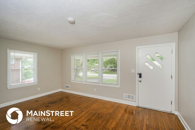 Foto del edificio - 2217 Thistledawn Dr