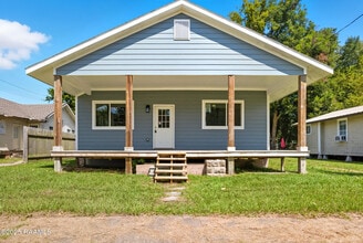 Building Photo - 514 Voorhies St