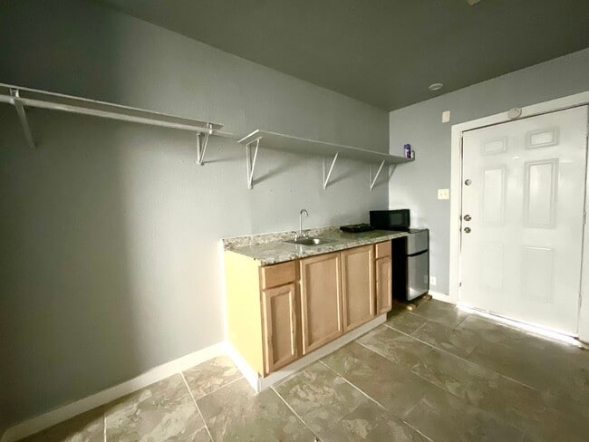 Building Photo - ALL BILLS PAID!!! Convenient Studio Unit!