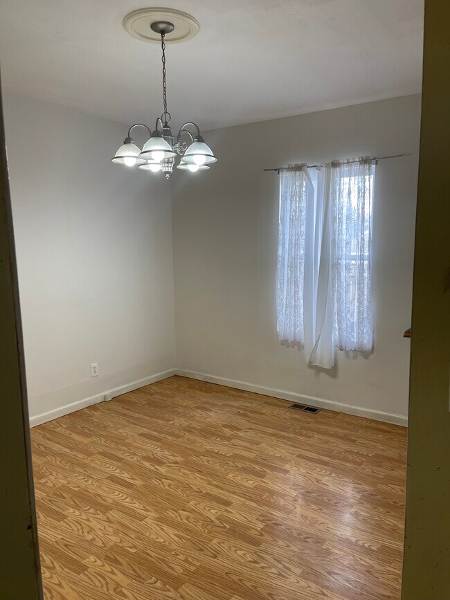 Foto del edificio - 2330 Parkland Ave