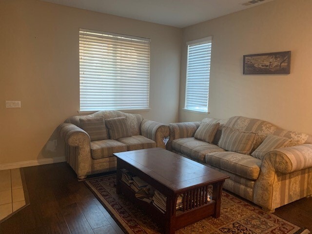 Building Photo - 2568 Rochelle Ave