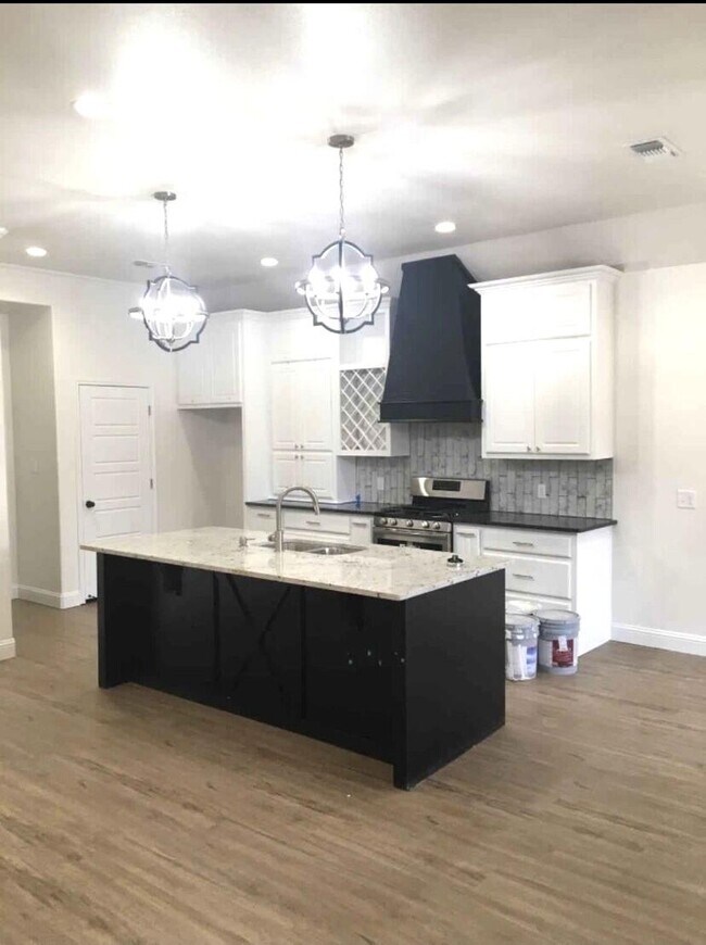 Foto del edificio - 1018 N Genoa Ave