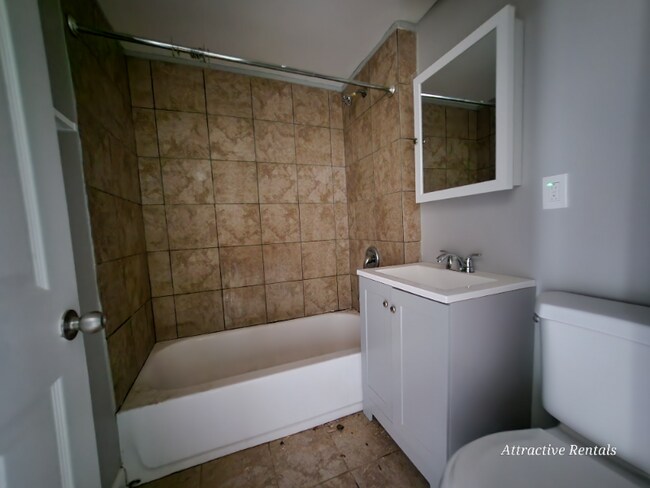 Foto del edificio - 608 E 71st St