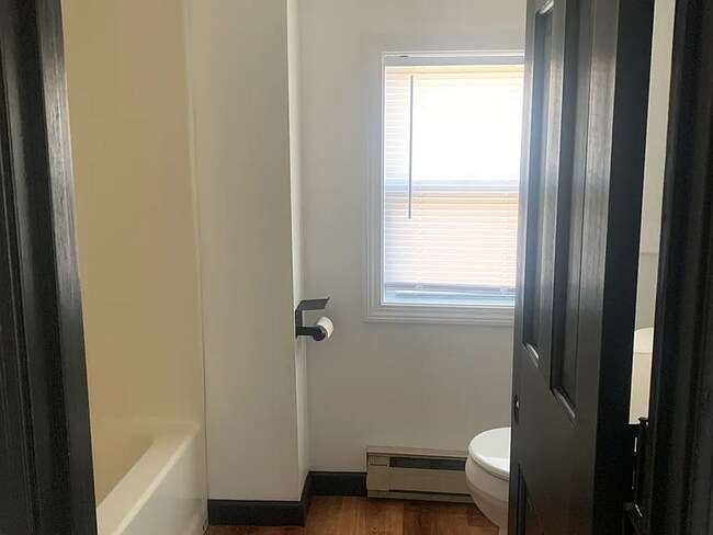 Foto del edificio - 5 Leonard Ave