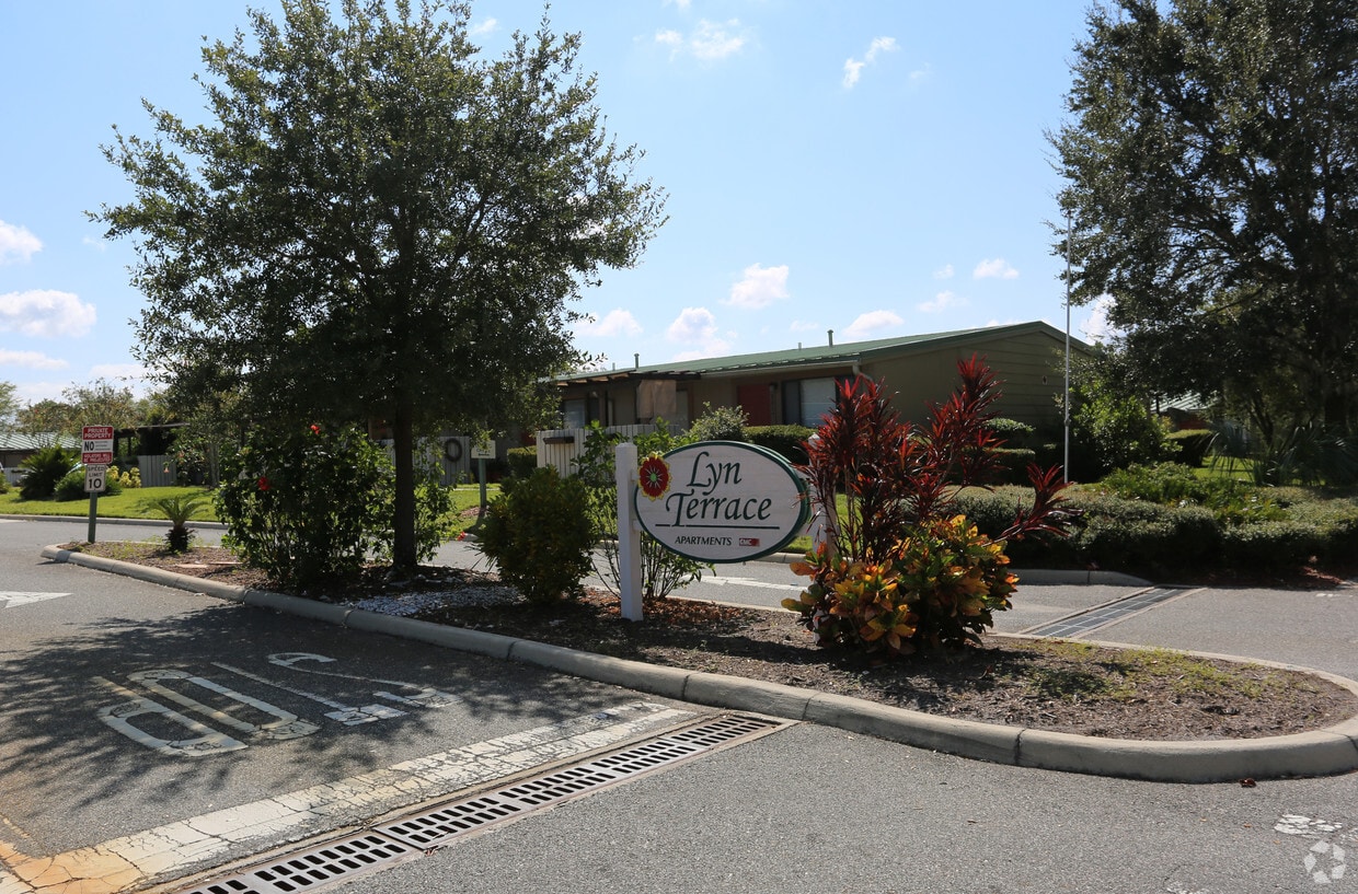 Lyn Terrace Apartments in Eustis, FL