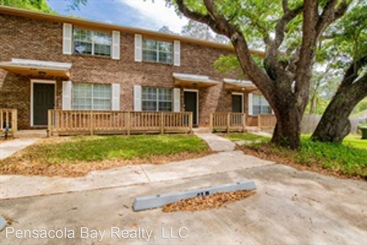 Primary Photo - 2 br, 1.5 bath House - 416 Waycross Ave