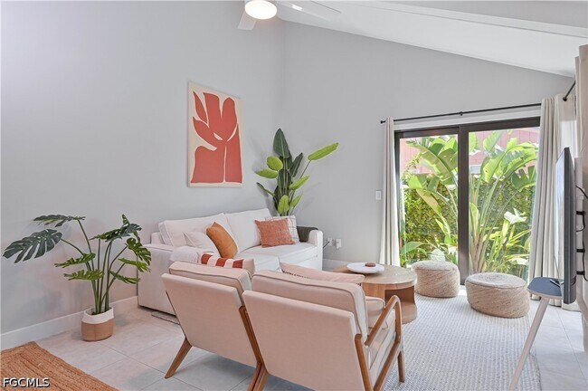 Foto del edificio - 6386 Royal Woods Dr