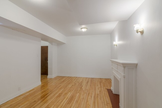 Photo du bâtiment - 6210 Avenue Deacon