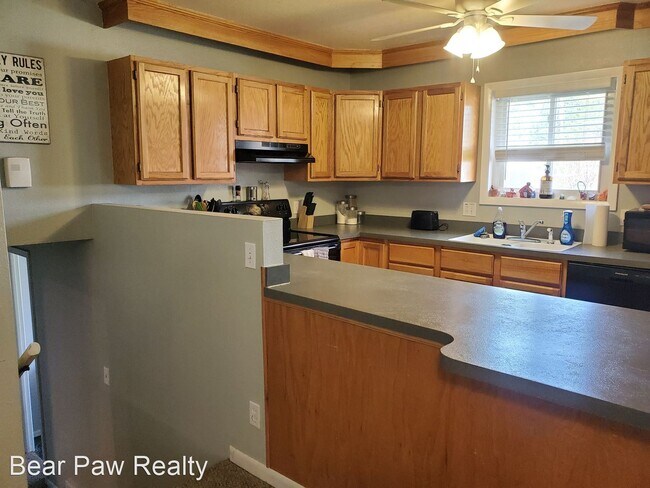 Building Photo - 4 br, 2 bath House - 5122 Linden Way