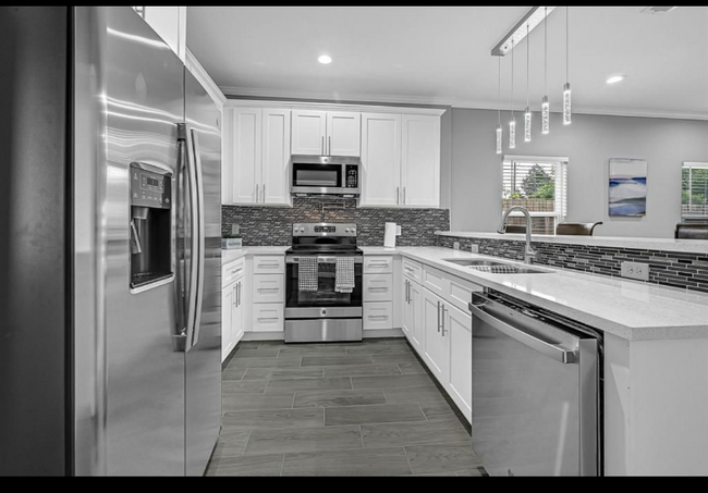 Foto del edificio - 4737 Reed Rd
