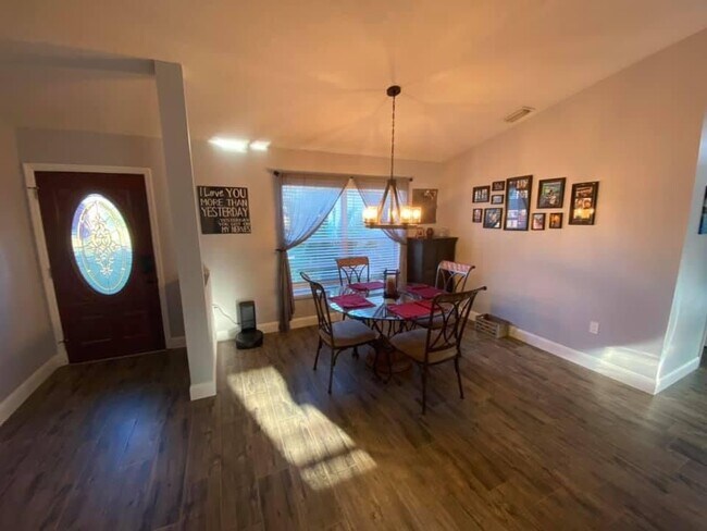 Building Photo - 1095 Egret Lake Way