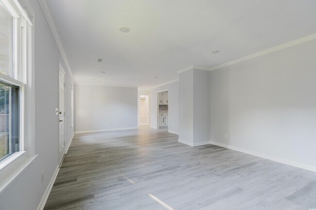 Foto del edificio - 620 Burcale Rd