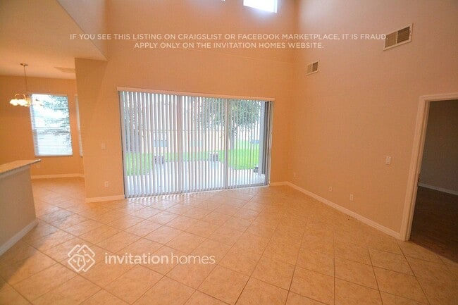 Building Photo - 12837 Cloverdale Ln